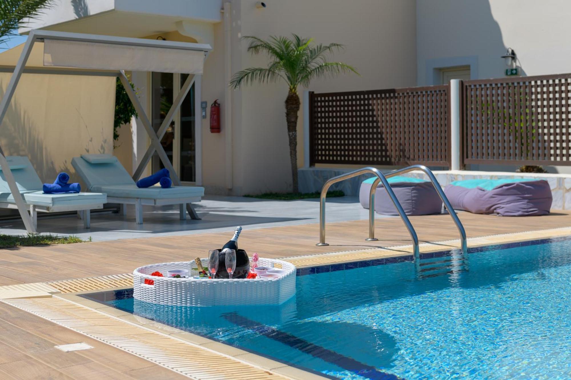 Resort Natura Park Village & 5*
